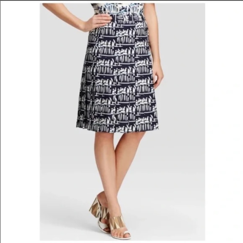 Tory Burch Navy Geometric Print Poplin Knee length Skirt Size 6 NWT